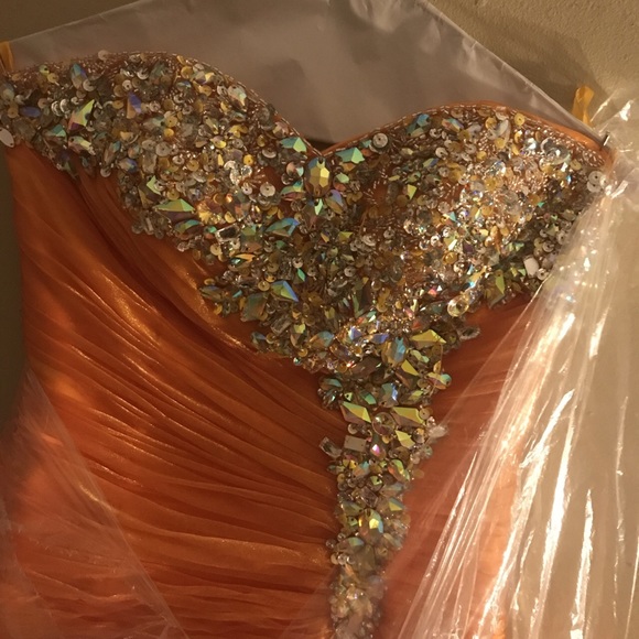 Dress - Picture 2 of 4